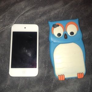Generation 2 IPod Touch 8GB with Owl Phone Case